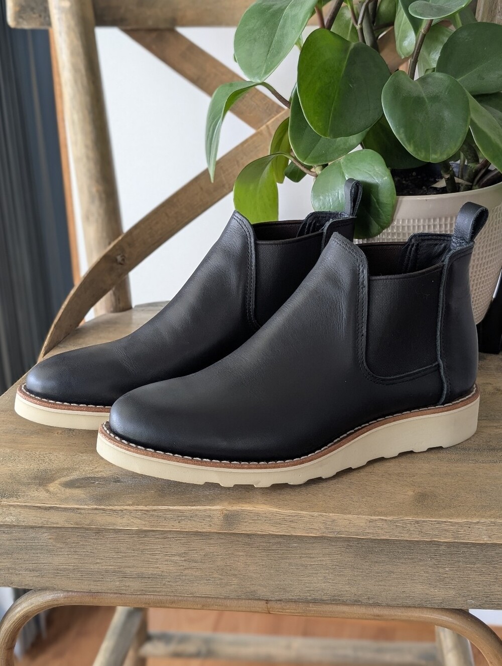 Red Wing Classic Chelsea Heritage Short Boots 8 Black Boundary Leather USA